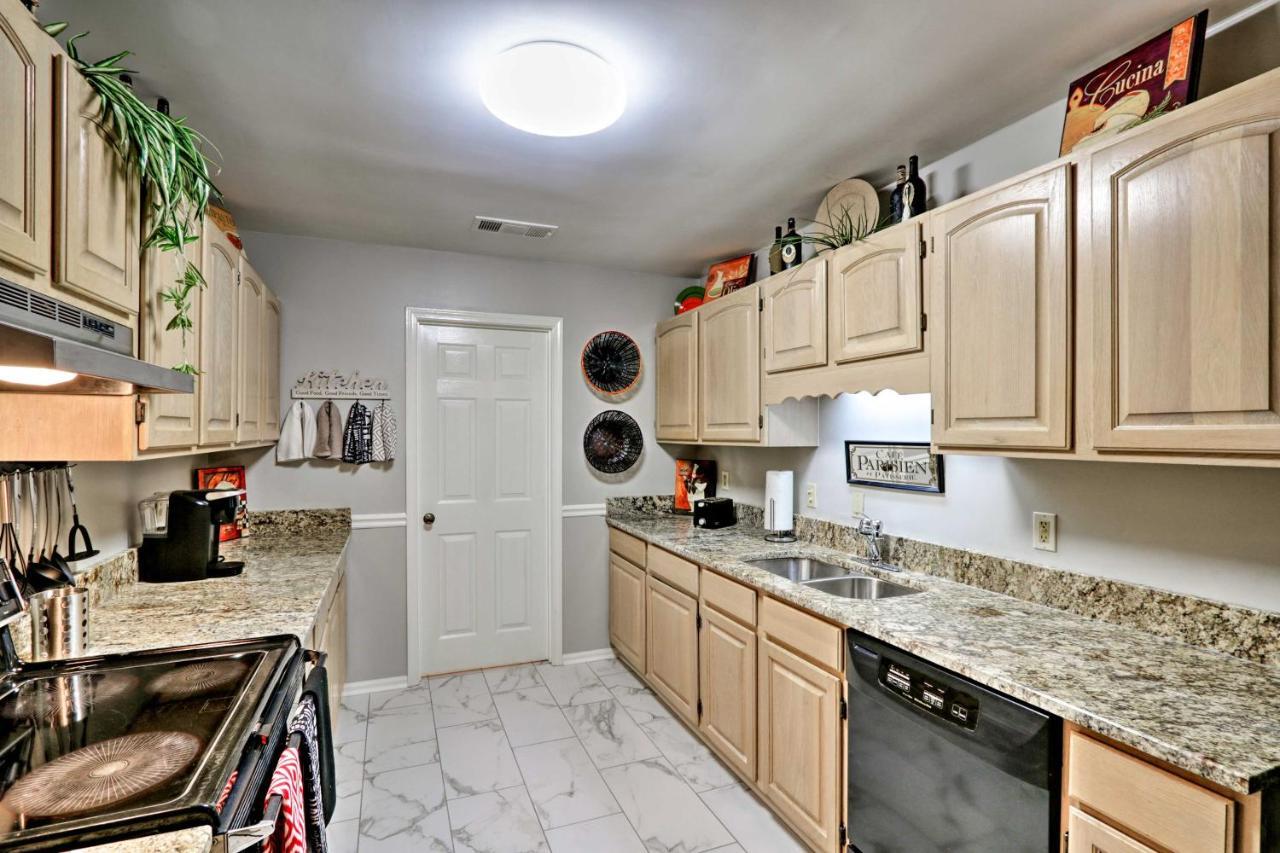 Holiday home Quiet On 20 Acres 10 Mi To Downtown!